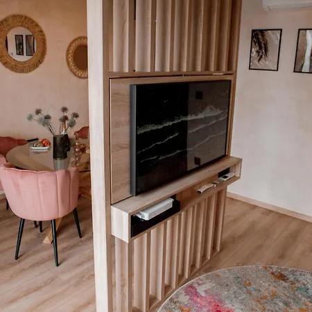 Happy Apartment