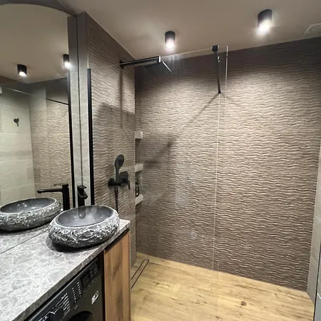 Happy Apartment *